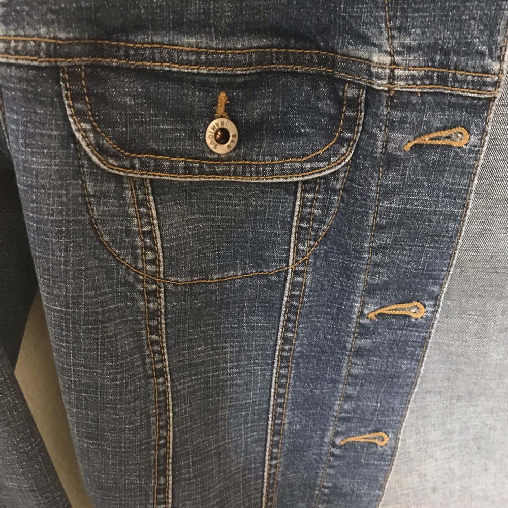 Denim jacket. - Picture 3 of 5